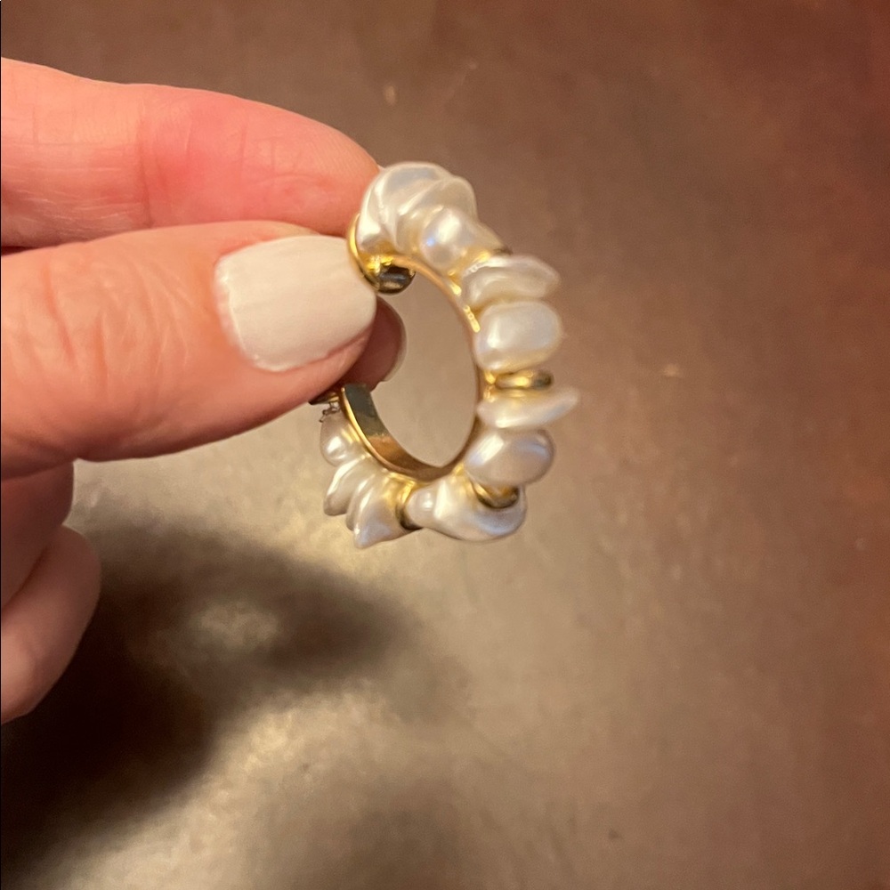 Gold tone and Pearl Accent Hoop Earrings - Women Jewelry - Picture 3 of 6